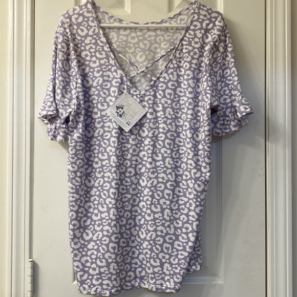 Purple and White ruffle sleeve top. NWT - Picture 4 of 6
